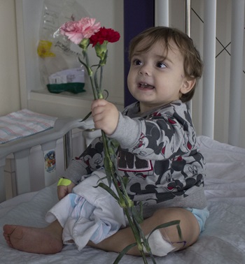 Chidren's Memorial Hermann Valentine's Day child